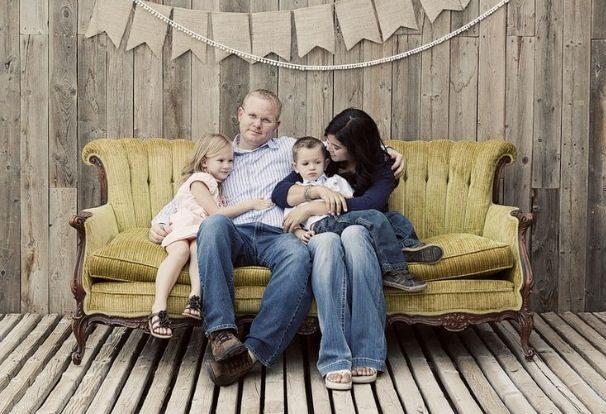 A photo booth is a fun way to show off a father's love